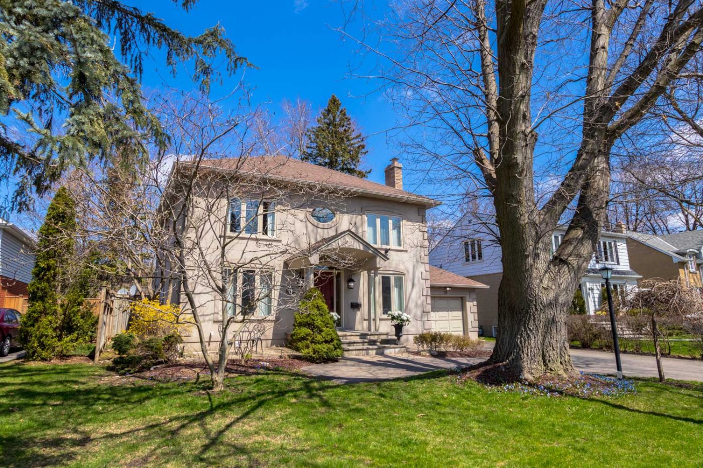 Luxury real estate and Country Homes for sale including horse farms and property in the Caledon and King City areas near Toronto