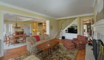 Combined Family Room, Kitchen & Breakfast Room - Country homes for sale and luxury real estate including horse farms and property in the Caledon and King City areas near Toronto