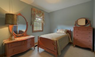 Bedroom - Country homes for sale and luxury real estate including horse farms and property in the Caledon and King City areas near Toronto