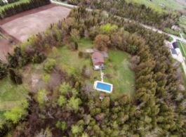 Country Retreat, Mono, Mono, Ontario, Canada - Country homes for sale and luxury real estate including horse farms and property in the Caledon and King City areas near Toronto