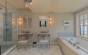 En-suite - Country homes for sale and luxury real estate including horse farms and property in the Caledon and King City areas near Toronto
