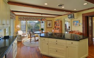 Kitchen - Country homes for sale and luxury real estate including horse farms and property in the Caledon and King City areas near Toronto