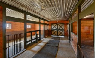 Stable/Workshop - Country homes for sale and luxury real estate including horse farms and property in the Caledon and King City areas near Toronto