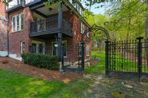 Boston Mills Manor, Caledon, Ontario, Canada - Country homes for sale and luxury real estate including horse farms and property in the Caledon and King City areas near Toronto