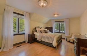 Boston Mills Manor, Caledon, Ontario, Canada - Country homes for sale and luxury real estate including horse farms and property in the Caledon and King City areas near Toronto