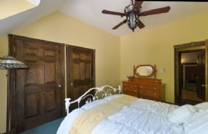 Boston Mills Manor, Caledon, Ontario, Canada - Country homes for sale and luxury real estate including horse farms and property in the Caledon and King City areas near Toronto