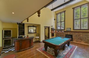 Boston Mills Manor, Caledon, Ontario, Canada - Country homes for sale and luxury real estate including horse farms and property in the Caledon and King City areas near Toronto