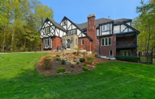 Boston Mills Manor, Caledon, Ontario, Canada - Country homes for sale and luxury real estate including horse farms and property in the Caledon and King City areas near Toronto