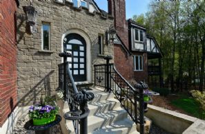 Boston Mills Manor, Caledon, Ontario, Canada - Country homes for sale and luxury real estate including horse farms and property in the Caledon and King City areas near Toronto