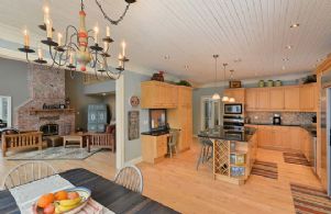 Kitchen and Great Room - Country homes for sale and luxury real estate including horse farms and property in the Caledon and King City areas near Toronto