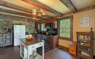 Heart Lake Farm, Caledon, Ontairo - Country homes for sale and luxury real estate including horse farms and property in the Caledon and King City areas near Toronto