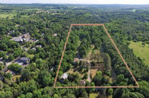 Stone Cottage, Belfountain, Ontario - Country homes for sale and luxury real estate including horse farms and property in the Caledon and King City areas near Toronto