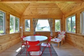 Country Bungalow East Garafraxa, Ontario - Country homes for sale and luxury real estate including horse farms and property in the Caledon and King City areas near Toronto