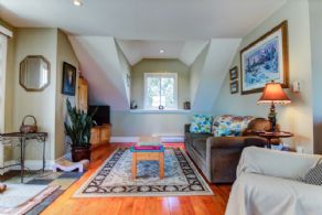 Coach House Living Area - Country homes for sale and luxury real estate including horse farms and property in the Caledon and King City areas near Toronto
