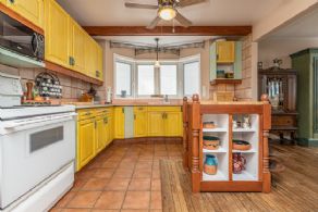 962 Shore Lane, Wasaga Beach, Wasaga Beach, Ontario, Canada - Country homes for sale and luxury real estate including horse farms and property in the Caledon and King City areas near Toronto