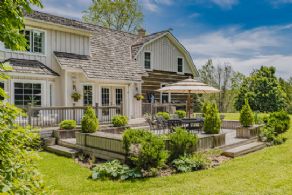 Country Home Highway 50, Ontario - Country homes for sale and luxury real estate including horse farms and property in the Caledon and King City areas near Toronto