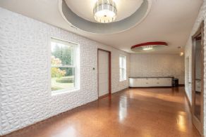 Library/Office - Country homes for sale and luxury real estate including horse farms and property in the Caledon and King City areas near Toronto