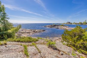 View - Country homes for sale and luxury real estate including horse farms and property in the Caledon and King City areas near Toronto