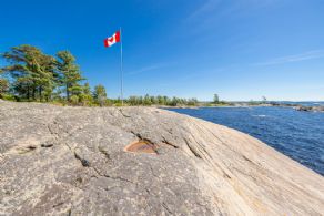 View - Country homes for sale and luxury real estate including horse farms and property in the Caledon and King City areas near Toronto