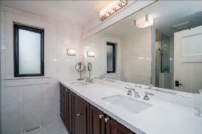 Bathroom - Country homes for sale and luxury real estate including horse farms and property in the Caledon and King City areas near Toronto