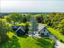 Magnolia Ridge - Country Homes for sale and Luxury Real Estate in Caledon and King City including Horse Farms and Property for sale near Toronto
