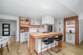 Guest House Kitchen - Country homes for sale and luxury real estate including horse farms and property in the Caledon and King City areas near Toronto